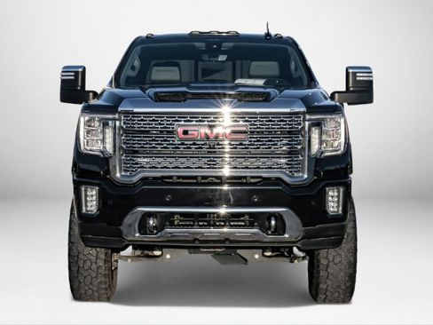 Used 2022 GMC Sierra 3500 Denali w/ Denali Black Diamond Edition image 3
