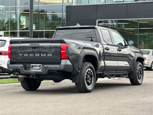 Used 2024 Toyota Tacoma TRD Off-Road image 3