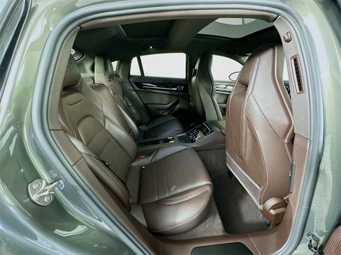 Used 2025 Porsche Panamera 4 image 29