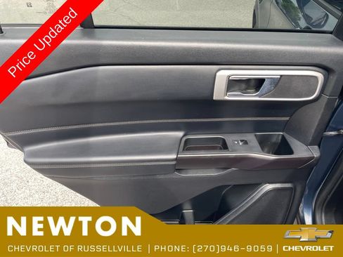 Used 2020 Ford Explorer XLT w/ Equipment Group 202A RWD image 35