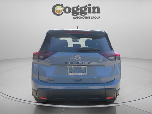 New 2026 Nissan Rogue SV FWD image 4