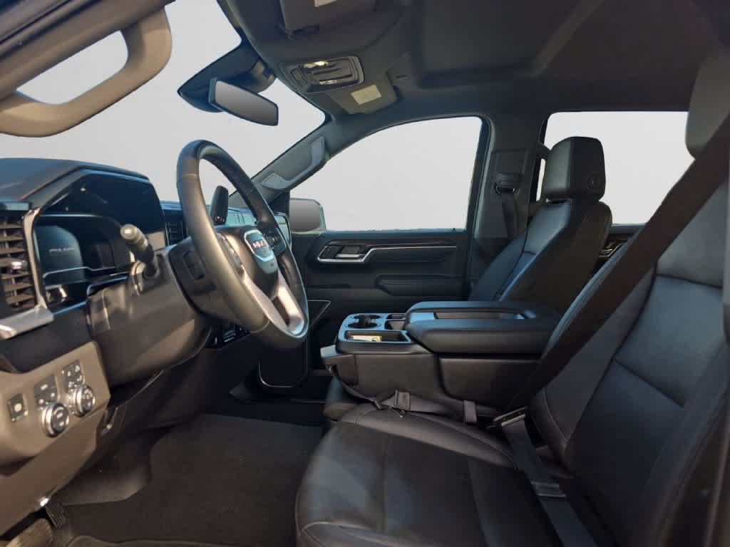 Used 2025 GMC Sierra 1500 SLT AWD/4WD image 9