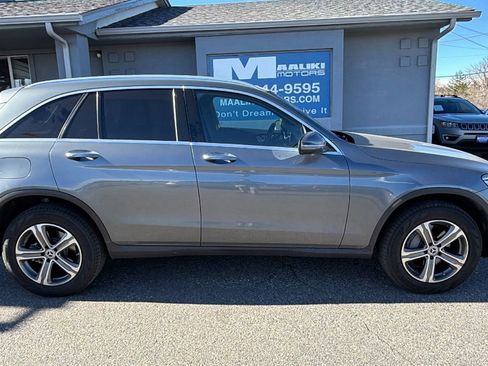 Used 2022 Mercedes-Benz GLC 300 4MATIC image 9