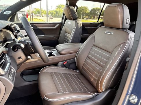 New 2026 GMC Acadia Denali Ultimate w/ LPO, Floor Liner Package AWD/4WD image 21
