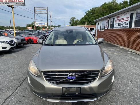 Used 2015 Volvo XC60 T6 w/ Proximity Package AWD/4WD image 3