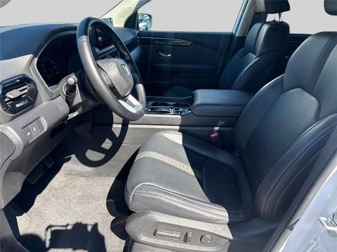 Used 2023 Honda Pilot EX-L image 9