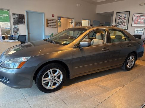 Used 2007 Honda Accord EX-L image 7