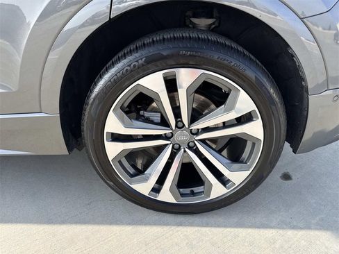 Used 2019 Audi Q8 Premium Plus w/ Premium Plus image 8