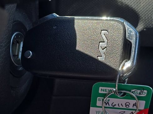 Used 2024 Kia Seltos LX AWD/4WD image 5