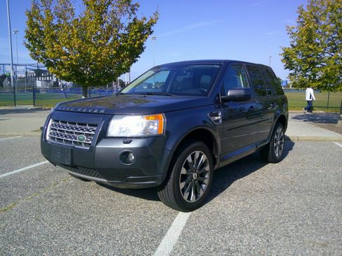 Used 2010 Land Rover LR2 HSE image 13