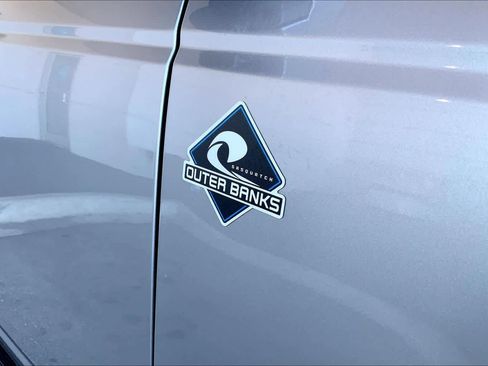 Used 2024 Ford Bronco Outer Banks image 9