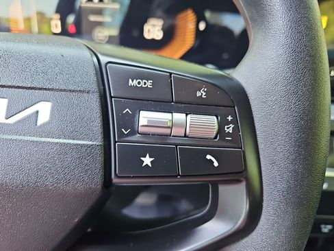 Used 2025 Kia K4 LXS image 12