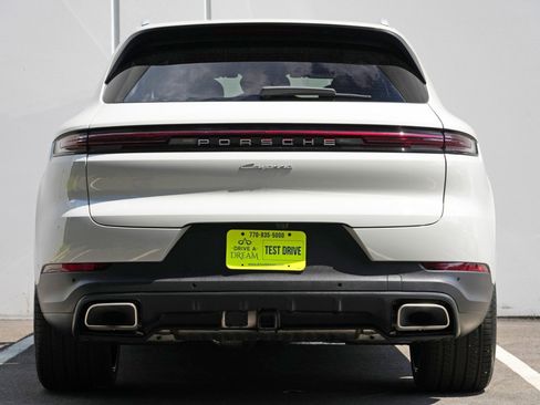 Used 2025 Porsche Cayenne w/ Premium Package Plus AWD/4WD image 11