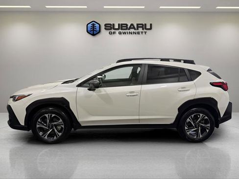 Used 2024 Subaru Crosstrek 2.0i Premium w/ Crosstrek Mirror Package AWD/4WD image 2