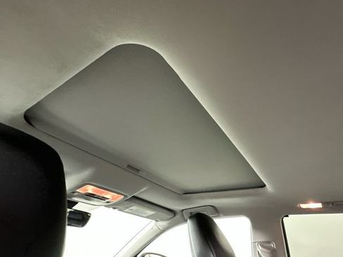 Used 2017 Toyota Highlander Limited w/ Carpet Mat Package AWD/4WD image 21