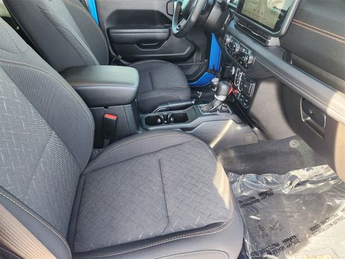 Used 2024 Jeep Gladiator Mojave image 33