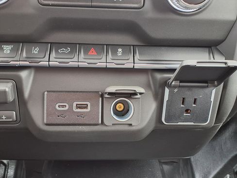 New 2026 GMC Sierra 2500 Pro image 8