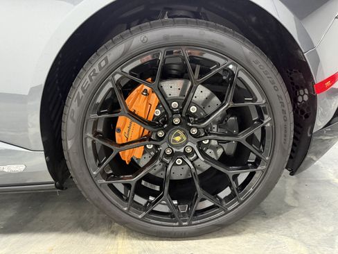 Used 2023 Lamborghini Huracan EVO RWD image 29
