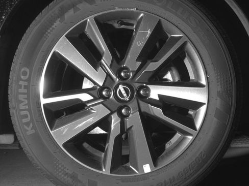 Used 2025 Nissan Versa SV image 13