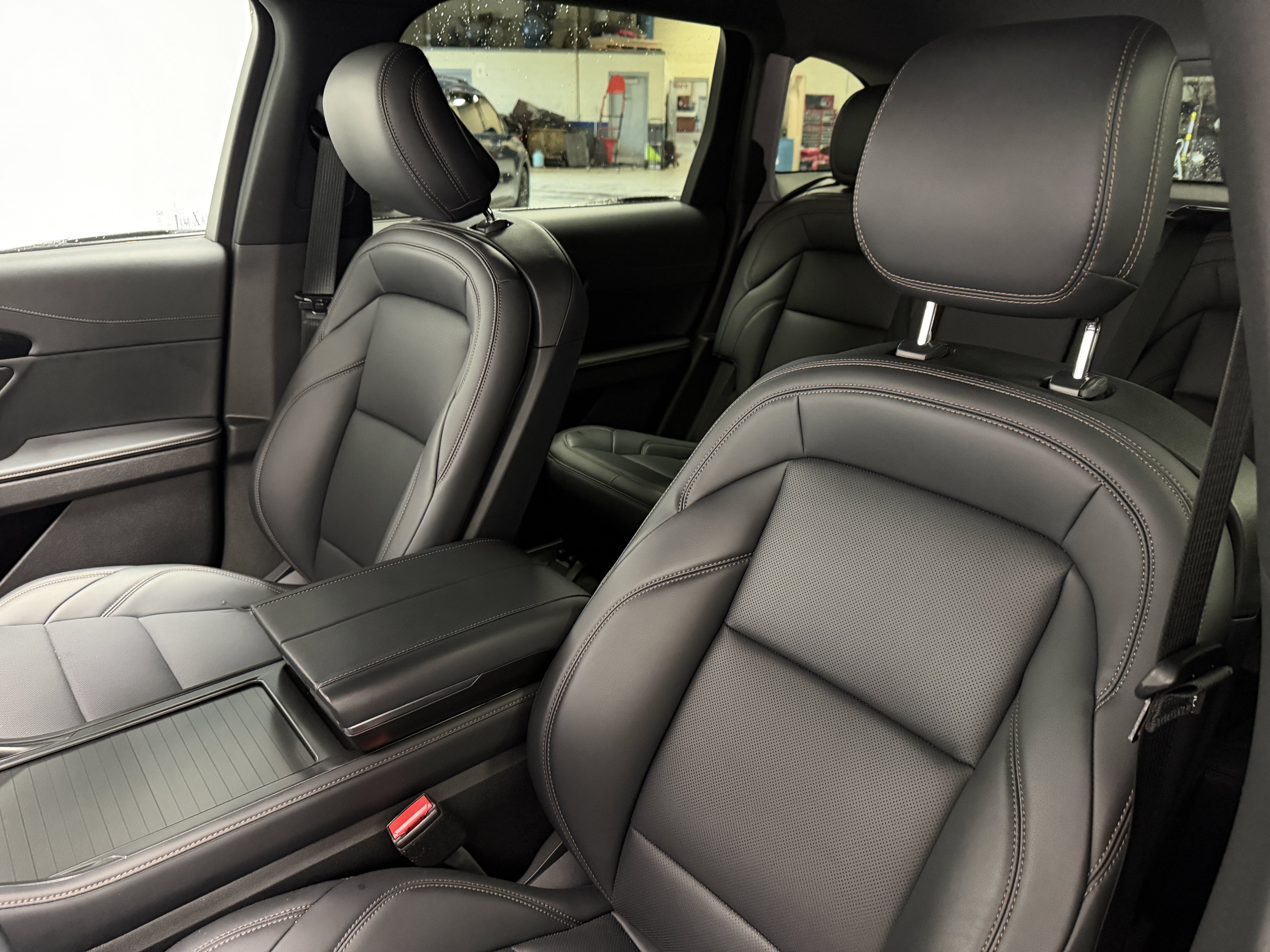 Used 2025 Lincoln Nautilus Premier w/ Jet Appearance Package AWD/4WD image 19