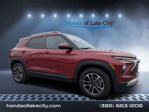 Used 2024 Chevrolet TrailBlazer LT image 1