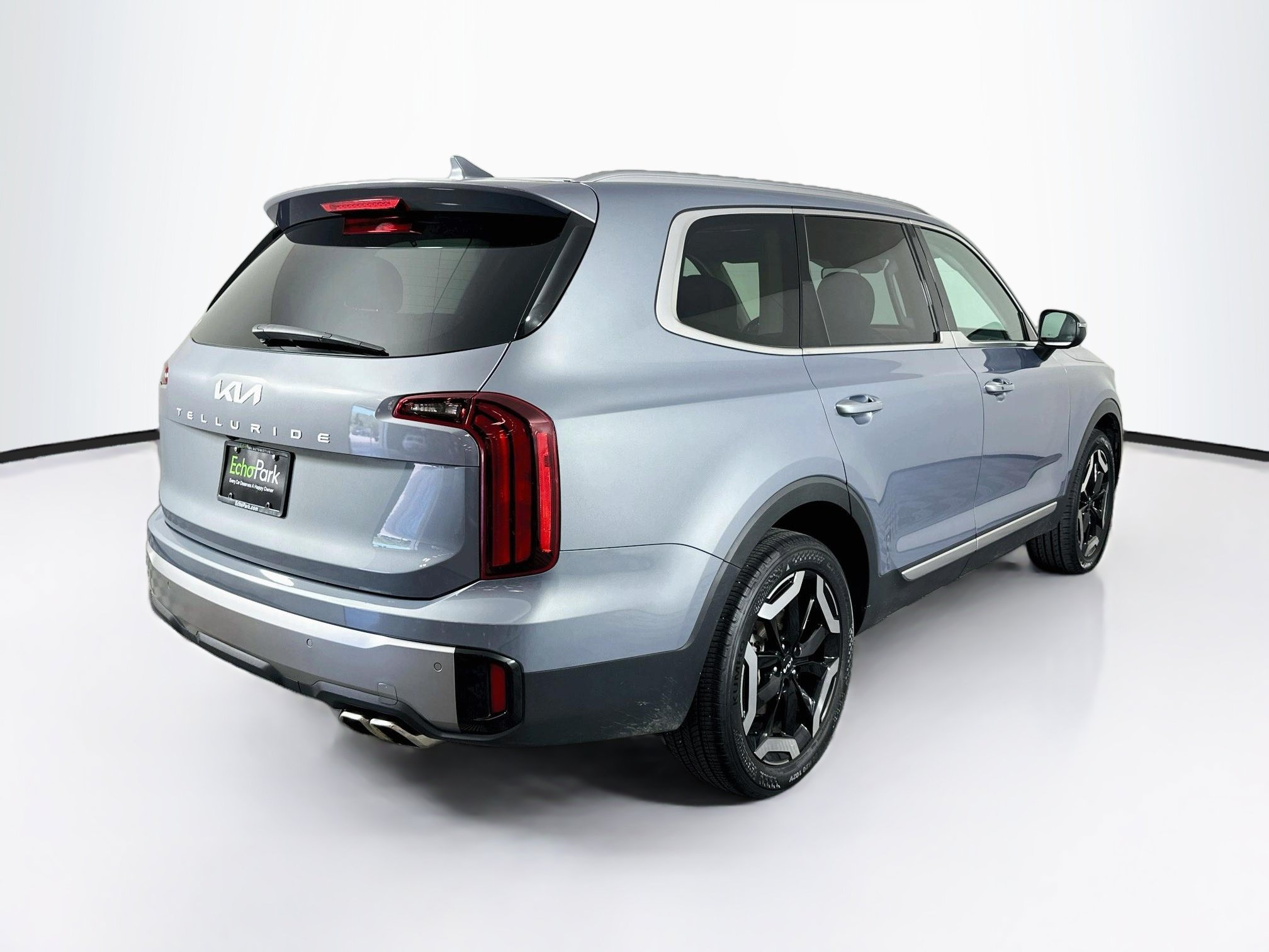 Used 2025 Kia Telluride S FWD image 9