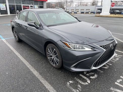 Used 2024 Lexus ES 250 w/ Premium Package image 1