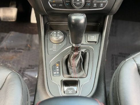 Used 2019 Jeep Cherokee Trailhawk image 49