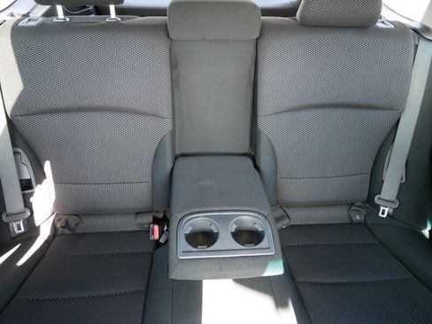 Used 2016 Subaru Outback 2.5i Premium image 13