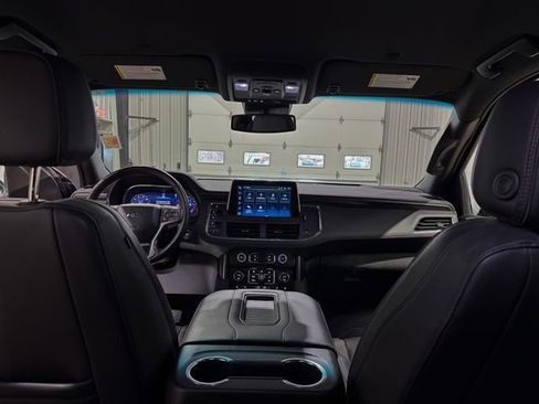 Used 2024 Chevrolet Suburban RST w/ Luxury Package image 19