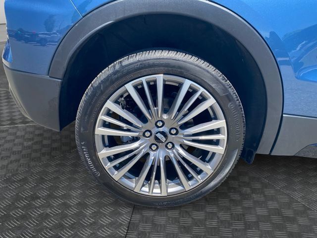 Used 2025 Cadillac XT4 Premium Luxury w/ Cold Weather Package FWD image 35