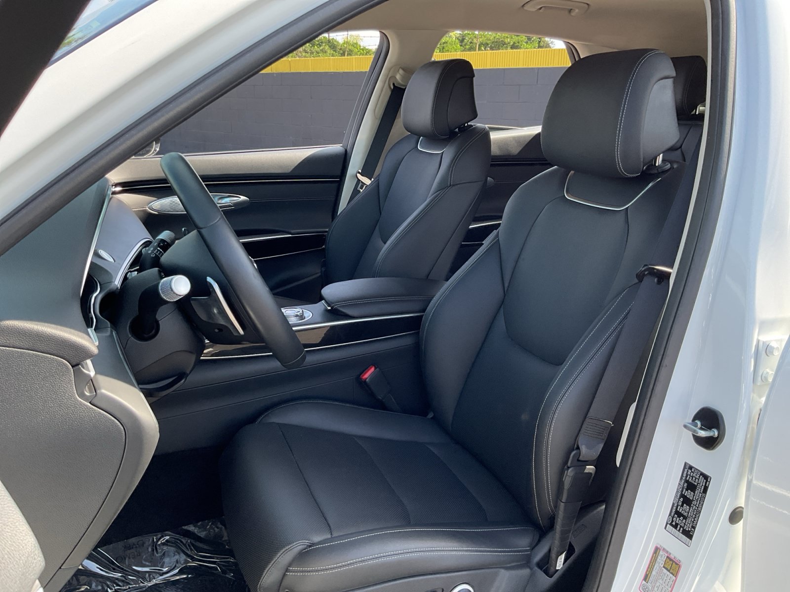 Used 2024 Genesis GV70 2.5T AWD/4WD image 18