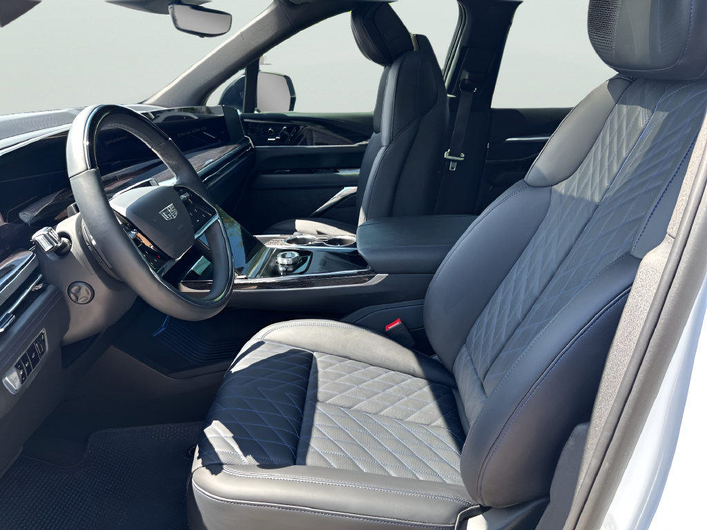Certified 2026 Cadillac Escalade IQL Luxury AWD/4WD image 18