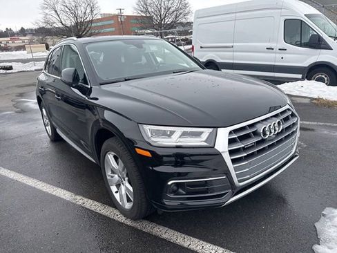 Used 2018 Audi Q5 Prestige w/ Prestige Package image 2