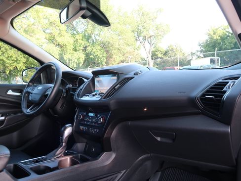 Used 2019 Ford Escape Titanium FWD image 24