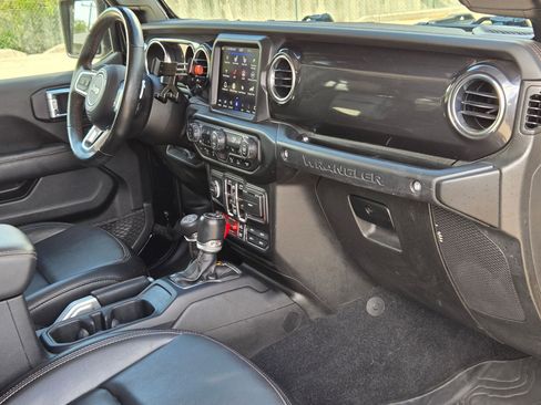 Used 2022 Jeep Wrangler Unlimited Rubicon AWD/4WD image 30
