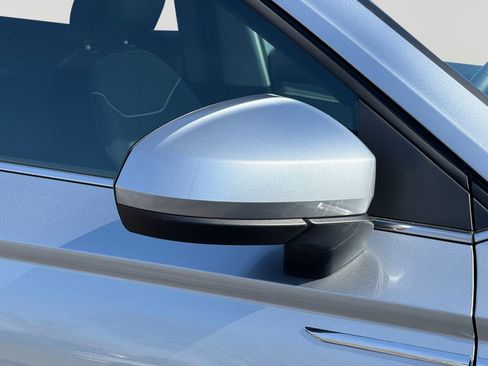 Used 2024 Volkswagen Taos SE image 11