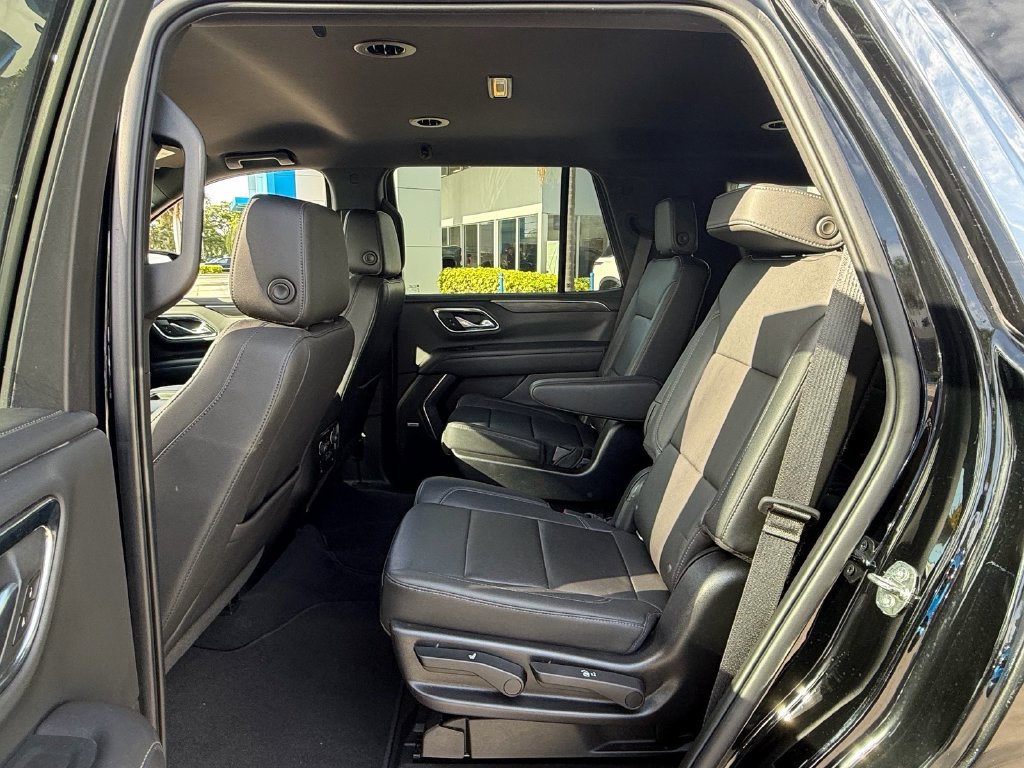 Used 2022 Chevrolet Tahoe LT w/ Luxury Package RWD image 12