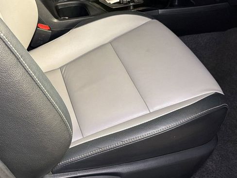 Used 2016 Toyota RAV4 Limited image 12