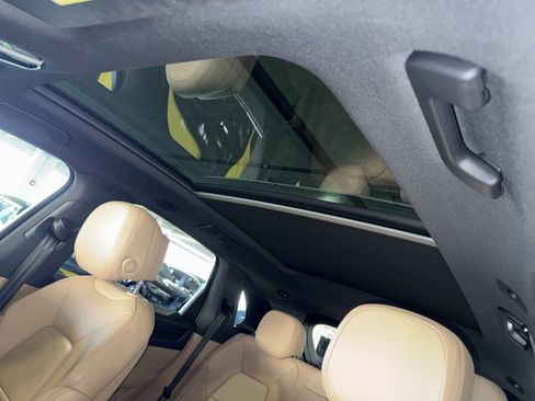 Used 2021 Porsche Cayenne image 32