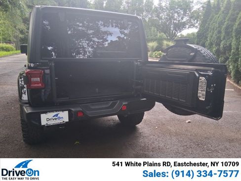 Used 2019 Jeep Wrangler Unlimited Sahara w/ Advanced Safety Group AWD/4WD image 9
