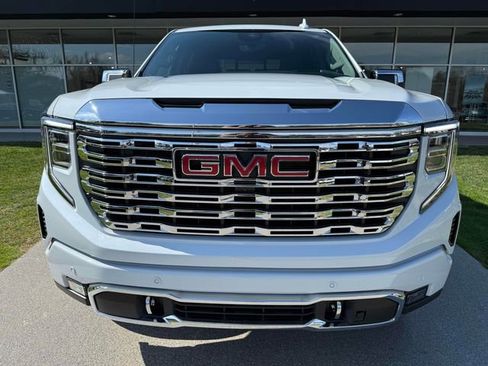 New 2026 GMC Sierra 1500 Denali w/ Denali Reserve Package AWD/4WD image 3