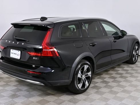 Certified 2025 Volvo V60 B5 Cross Country Plus image 27