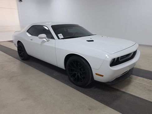 Used 2013 Dodge Challenger SXT Plus RWD image 5