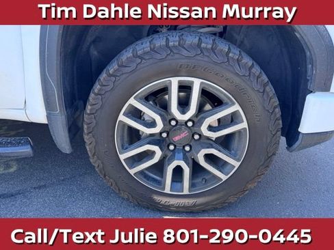 Used 2023 GMC Sierra 1500 AT4 w/ Technology Package AWD/4WD image 11