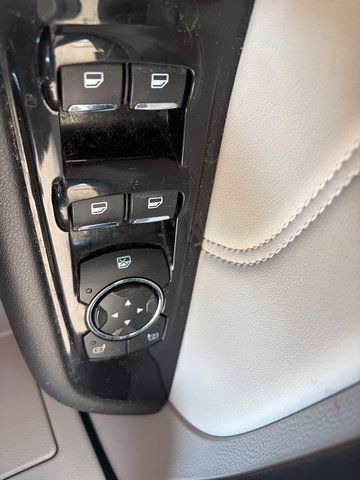Used 2018 Ford Edge Titanium w/ Equipment Group 301A AWD/4WD image 12