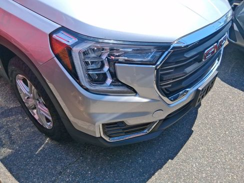 Used 2022 GMC Terrain SLE AWD/4WD image 3