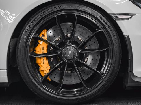 Used 2015 Porsche 911 GT3 RWD image 16