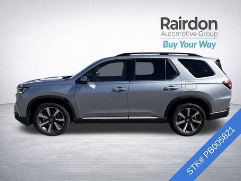 Used 2023 Honda Pilot Elite image 4