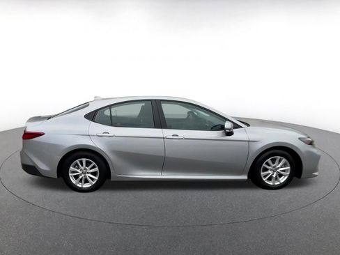 Used 2025 Toyota Camry LE image 16